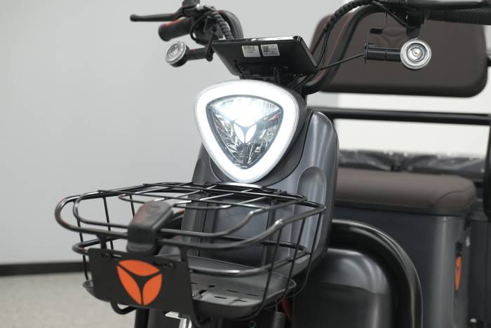 YADEA F110B